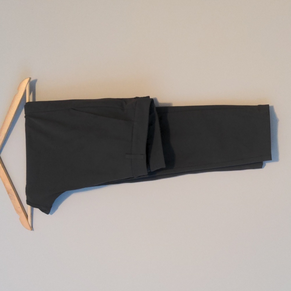 Lululemon Grey Commission Slim 33"